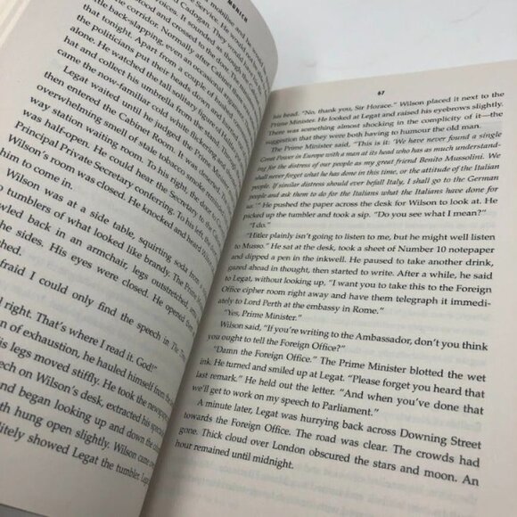 Robert Harris Set of 2 Paperback Fiction Books Dictator Munich NYT Bestseller - Picture 12 of 14